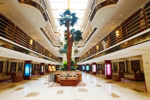 黄金5号游轮步行街