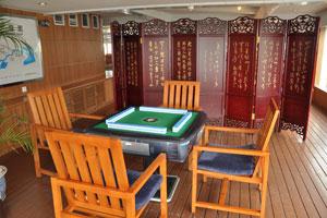世纪天子号游轮棋牌室